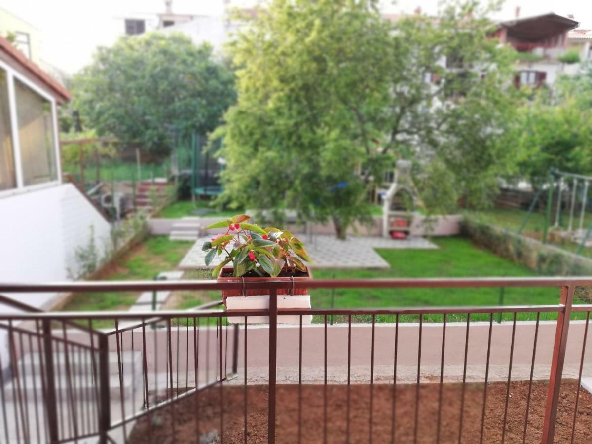 Family Apartment Ingrid Пула Екстериор снимка