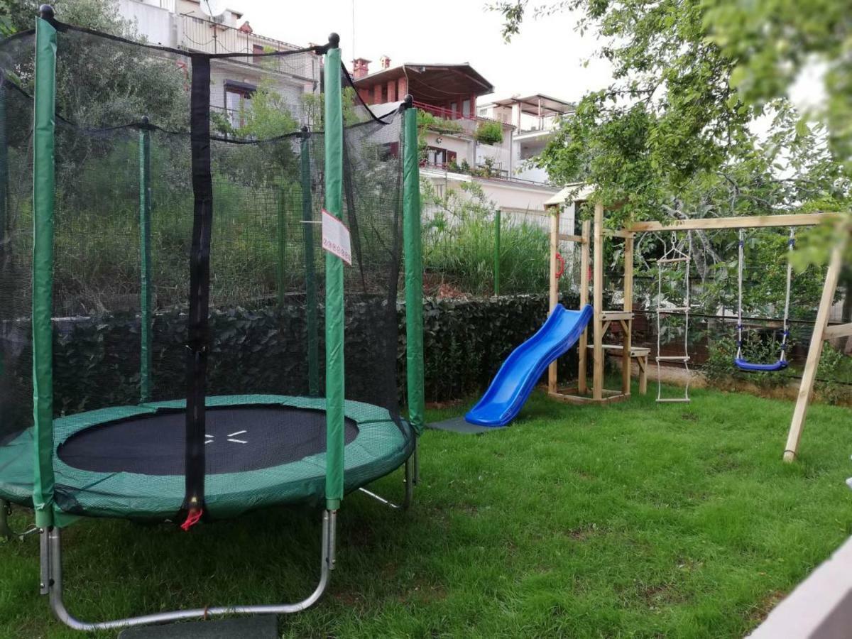 Family Apartment Ingrid Пула Екстериор снимка